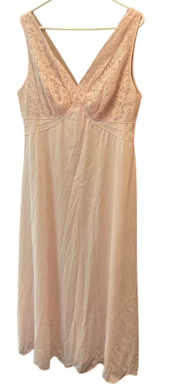 Vintage Vanity Fair Womens Size 42 Pink Nightgown Lace Cozy Sleepwear